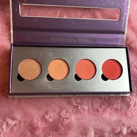 Colourpop Blow Me Away Pressed Powder Palette LE - Picture 4 of 8